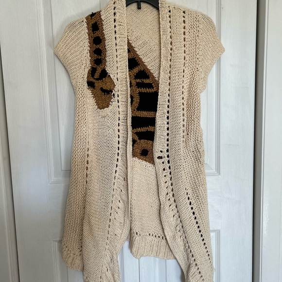 Cloud Giraffe Knit Vest main image 0